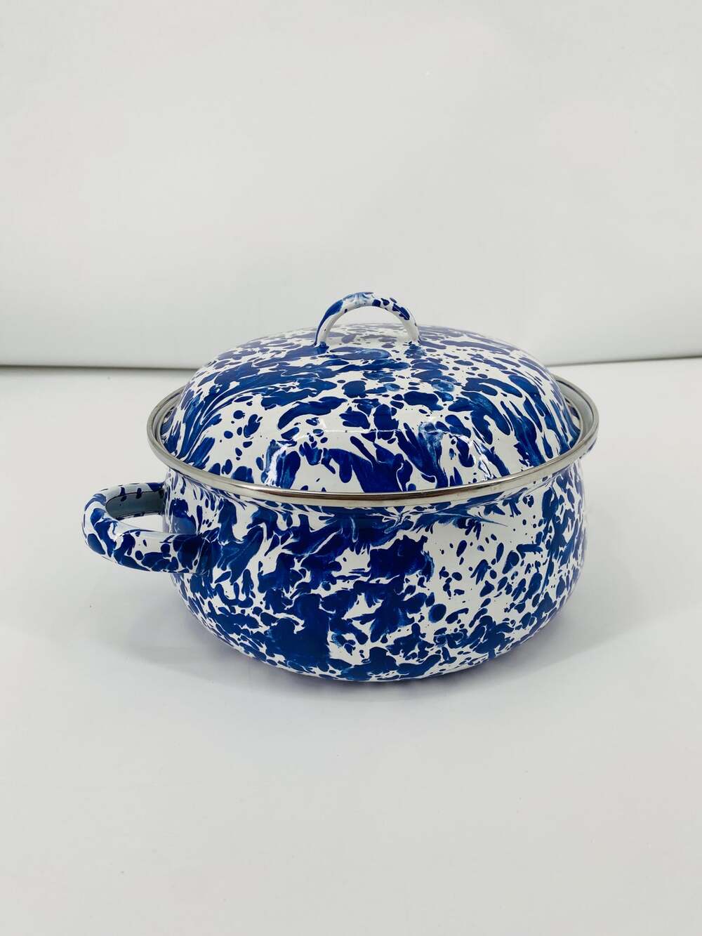 Golden Rabbit Enamelware Dutch Oven Blue Swirl